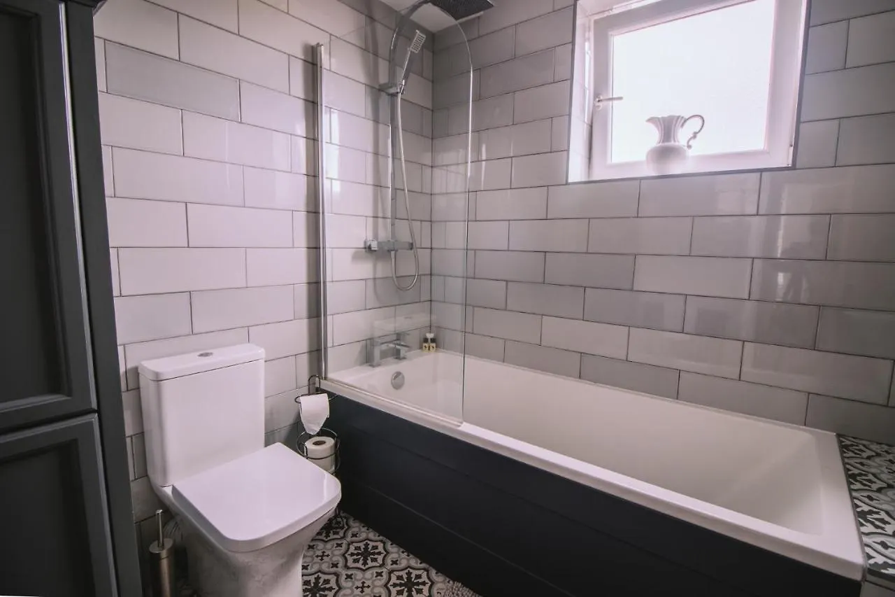 Haven House Rooms, Barry 0*,  United Kingdom
